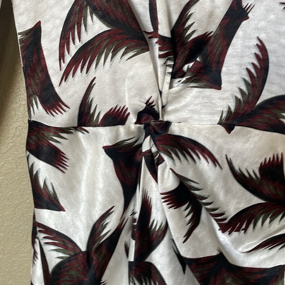 A.L.C. 100% silk dress, lined, size 8. - Picture 4 of 11